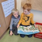 Vorlesen für die Kindergartenkinder